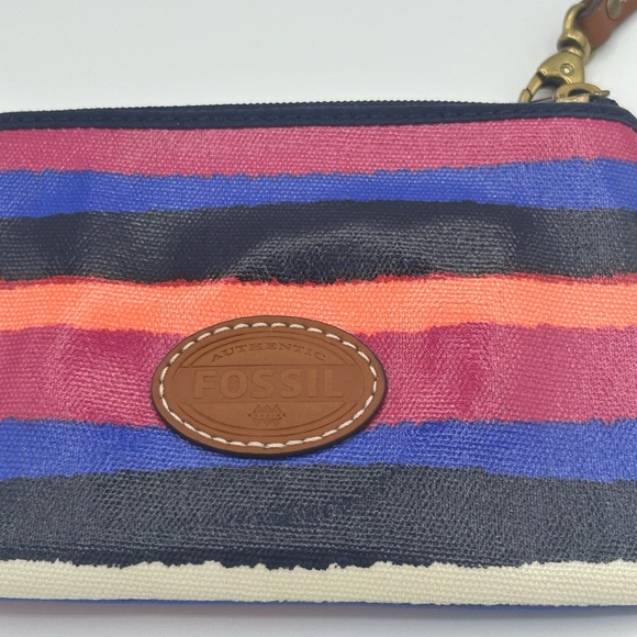 Fossil wristlet zipper pouch purse - Picture 4 of 9